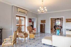 Apartment, 3 Bedrooms, Smoking, Balcony | Interior - A Casa di Driade -apartment (Rome)