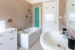 Bathroom - A Casa di Driade -apartment (Rome)
