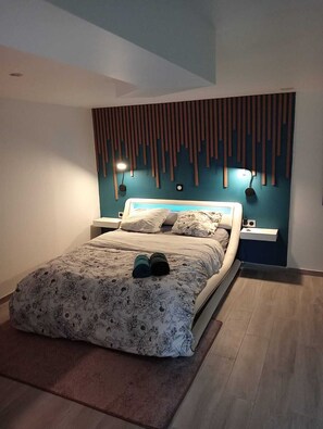 1 bedroom, desk, iron/ironing board, free WiFi