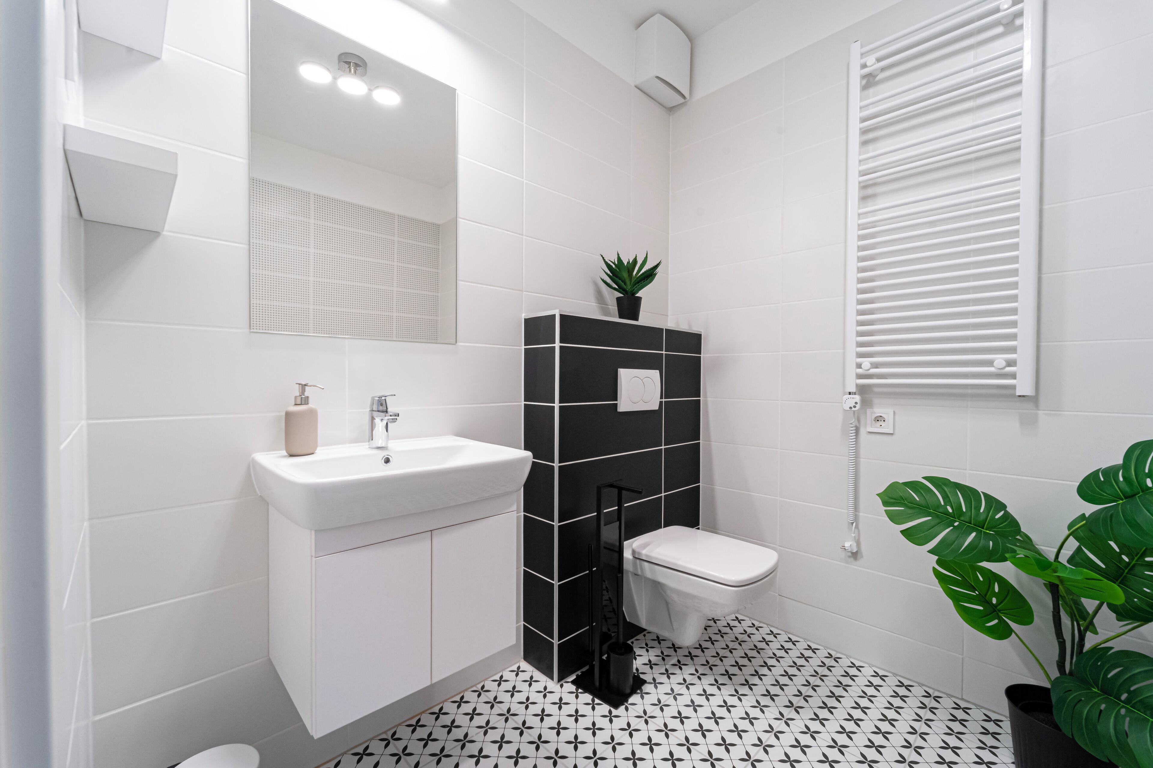 Deluxe Two Bedroom Apartment | Bathroom