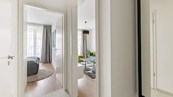 Spirit Residence Family Apartment | Decoración personalizada, muebles diferentes y cortinas blackout