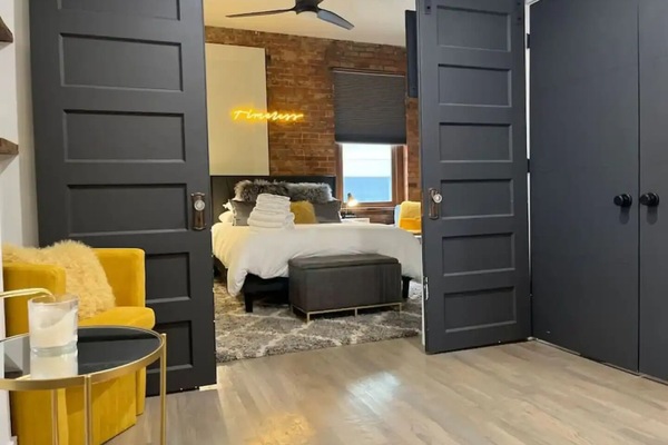 1 chambre, bureau, fer et planche à repasser, Wi-Fi gratuit