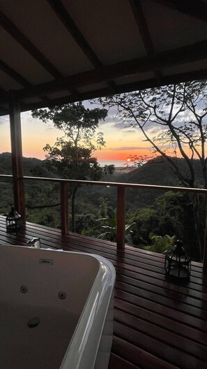 Bain à remous extérieur