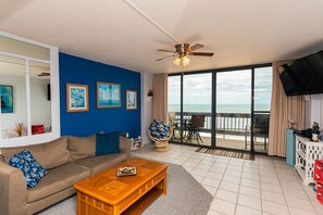 TV - 2 Bedroom, 2 Bath Oceanfront Townhouse (Ocean City)