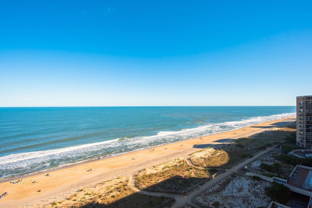 Una spiaggia nelle vicinanze