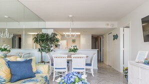 Living area - Ocean City's Premiere Building (Ocean City)