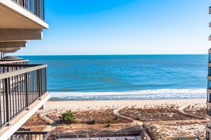 Beach nearby - Ocean City's Premiere Building (Ocean City)