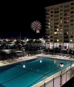 Pool - Beautiful Ocean View 2 Bedroom Condo (Ocean City)
