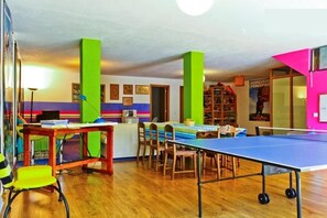 Family Apartment | Living area - Coloured Studio (Faro)