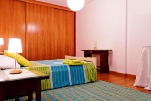 Soundproofing, free WiFi