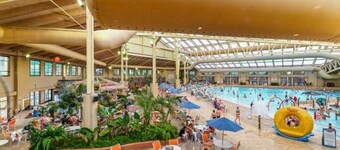 2Bed/2Bath Deluxe Suite at our Dells Resort w/Access to Wilderness Territory!