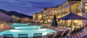 Cozy 2-bedroom resort in amazing Escondido with Fitness Room, WiFi & Golf