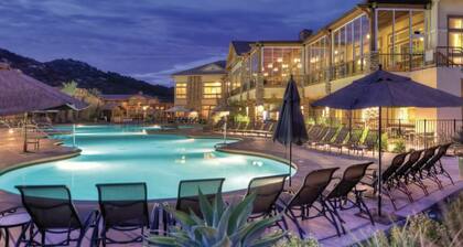 Cozy 2-bedroom resort in amazing Escondido with Fitness Room, WiFi & Golf