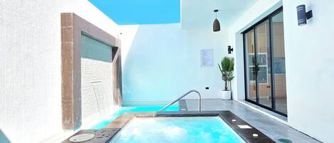 Ulkouima-allas, lämmitetty uima-allas