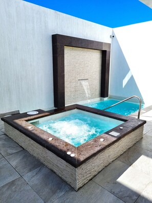 Outdoor pool, a heated pool