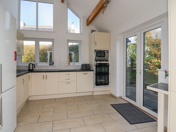 Dishwasher, cookware/dishes/utensils - Tegfan (Newport)