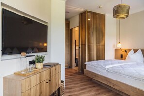 1 bedroom, in-room safe, individually decorated, individually furnished