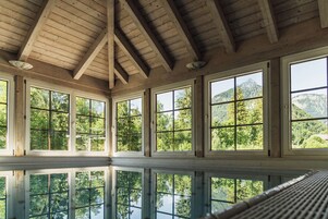 Sauna, hot tub, steam room