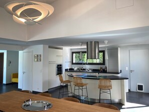 Fridge, microwave, oven, cookware/dishes/utensils