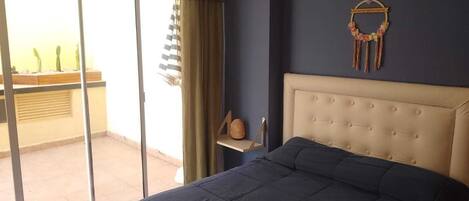 2 bedrooms, desk, free WiFi, bed sheets