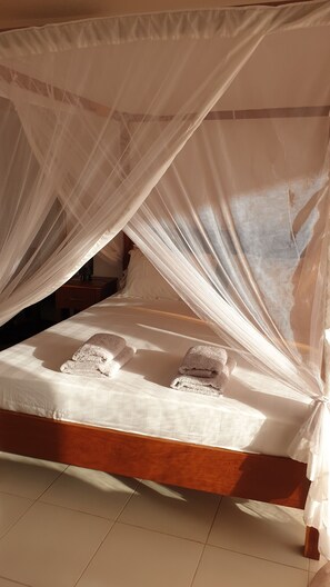Individually decorated, individually furnished, free WiFi, bed sheets - Amour Sénégal (Ngaparou)