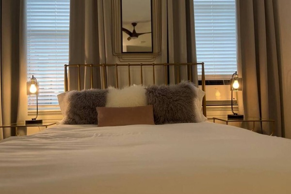 5 habitaciones, tabla de planchar con plancha, wifi y ropa de cama