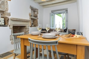 Family Apartment | Living area | Flat-screen TV - Serenity Village (Naxos)