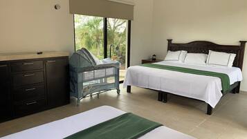 Camera familiare | 1 camera, copriletto in piuma, Wi-Fi gratuito, lenzuola