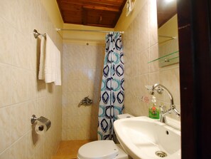Towels - Villa Ovgoro, Provarma, pool, seaview balcony (Chania)