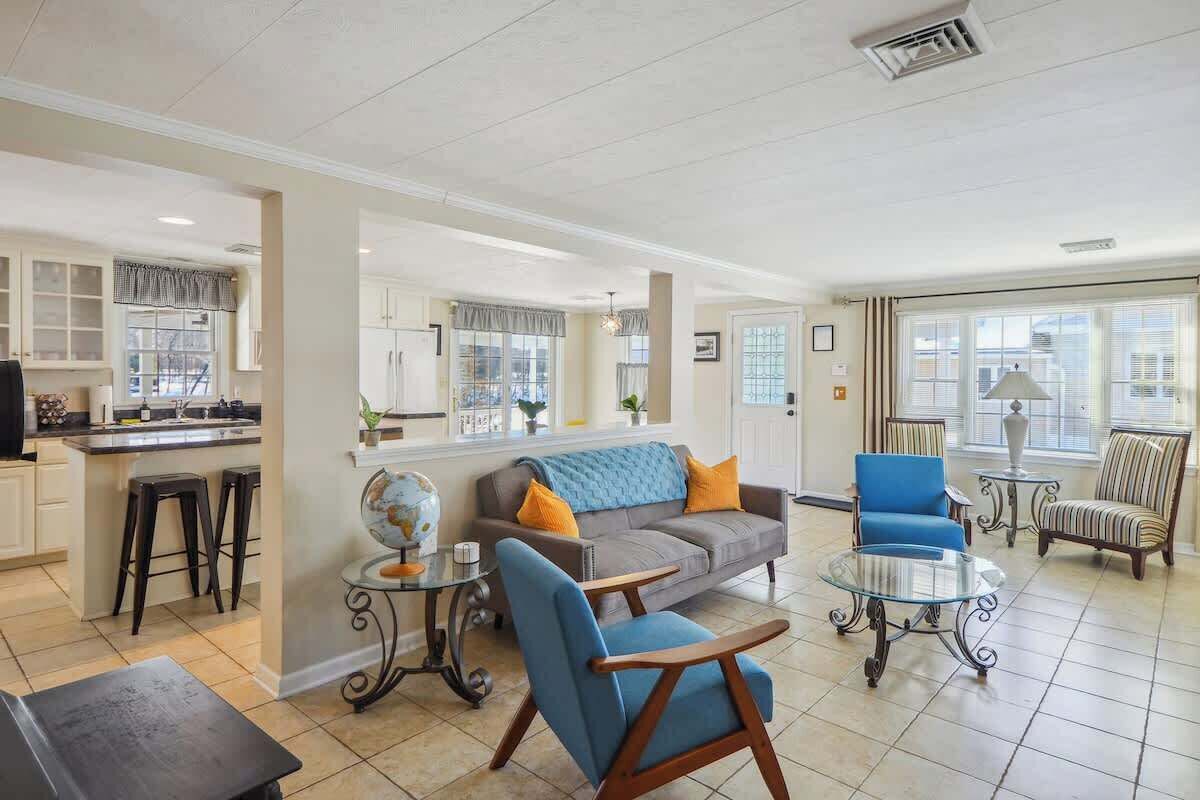 スマートテレビ、暖炉、書斎 / ワークスペース