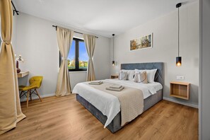 4 chambres, fer et planche à repasser, lit parapluie, Wi-Fi