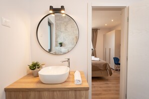 4 soverom, strykejern/-brett, reiseseng for barn og wi-fi