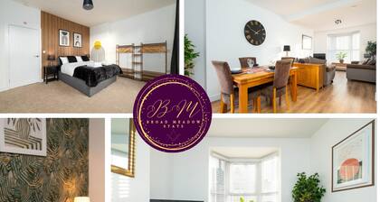 Heart of the City, Beautiful 3 bed 2 Bath, Sleep 6