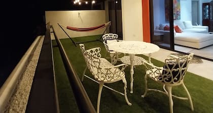 Cozy 3-bedroom condo with AC and WiFi in welcoming San Salvador.