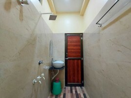 Deluxe Double Room | Bathroom