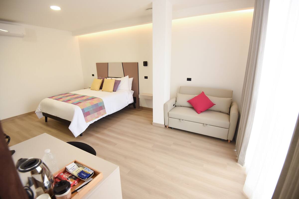 Junior Room | In-room safe, blackout drapes, soundproofing