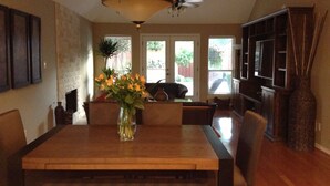 Dining - Ideal for long stays Rental 30 days. 9 min. from DFW airport
2BR, with office. (Grapevine)