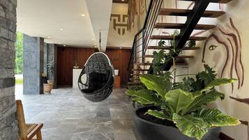 Vista frontal de la propiedad