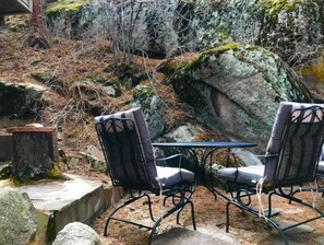 تناول الطعام بالخارج