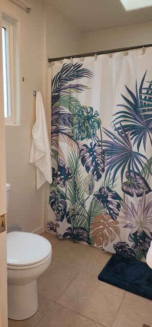 Bruser, håndklæder, Toiletpapir
