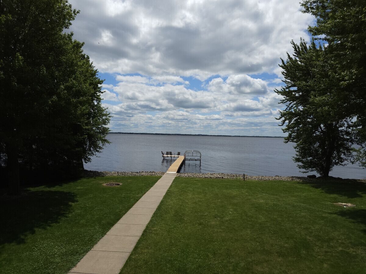 Stunning Lake Views! Sleeps 10!