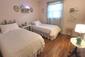 3 chambres, fer et planche à repasser, Wi-Fi gratuit, draps fournis