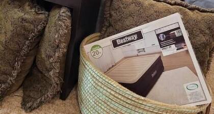 Cozy, quiet 3 bdrm home nearby local amenities