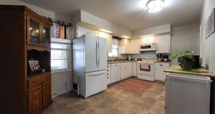 Cozy, quiet 3 bdrm home nearby local amenities