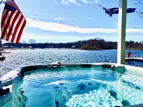 `Party on Pine` Pontoon & HotTub