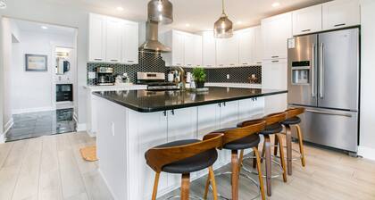 `Party on Pine` Pontoon & HotTub