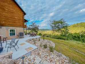 Terrace/patio - Ash Ridge Lodge in Hocking Hills (Laurelville)