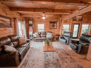 TV, fireplace, DVD player, table football - Ash Ridge Lodge in Hocking Hills (Laurelville)