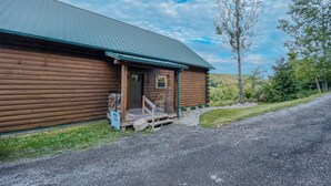 Exterior - Ash Ridge Lodge in Hocking Hills (Laurelville)