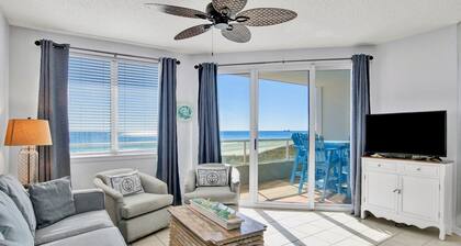Silver Beach 204 | Clean, Comfy, Beach Front, Pool, Pet Friendly!